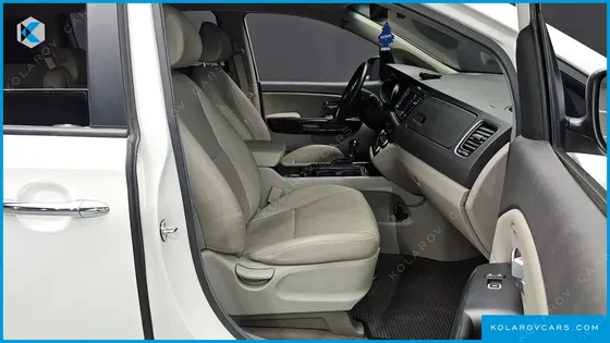 KIA CARNIVAL 9-SEATER PRESTIGE