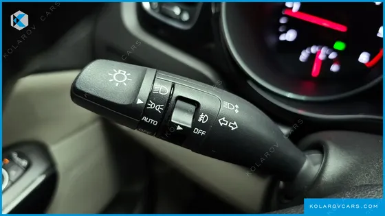 KIA CARNIVAL 9-SEATER PRESTIGE