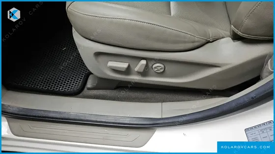 KIA CARNIVAL 9-SEATER PRESTIGE