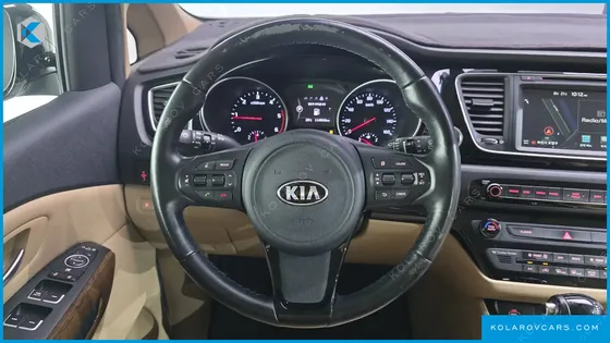 KIA CARNIVAL 11-SEATER HI-LIMOUSINE