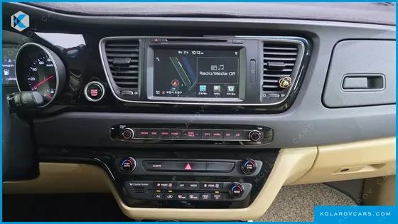KIA CARNIVAL 11-SEATER HI-LIMOUSINE