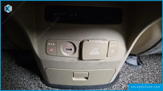 KIA CARNIVAL 11-SEATER HI-LIMOUSINE