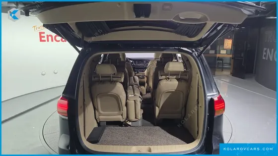 KIA CARNIVAL 11-SEATER HI-LIMOUSINE