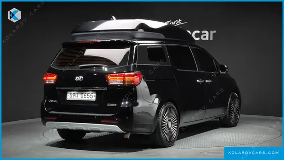 KIA CARNIVAL GASOLINE 7-SEATER HI-LIMOUSINE