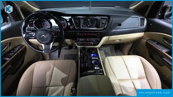 KIA CARNIVAL GASOLINE 7-SEATER HI-LIMOUSINE