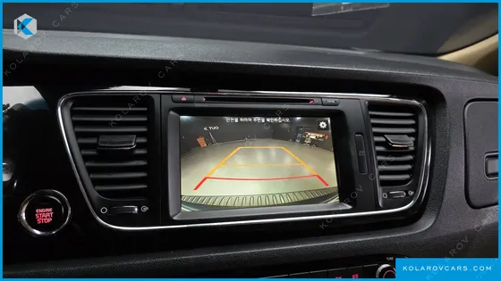 KIA CARNIVAL GASOLINE 7-SEATER HI-LIMOUSINE