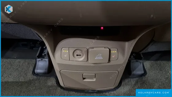KIA CARNIVAL 9-SEATER HI-LIMOUSINE