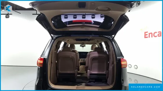 KIA CARNIVAL 9-SEATER HI-LIMOUSINE