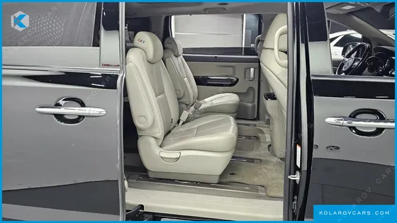 KIA CARNIVAL 9-SEATER NOBLESSE