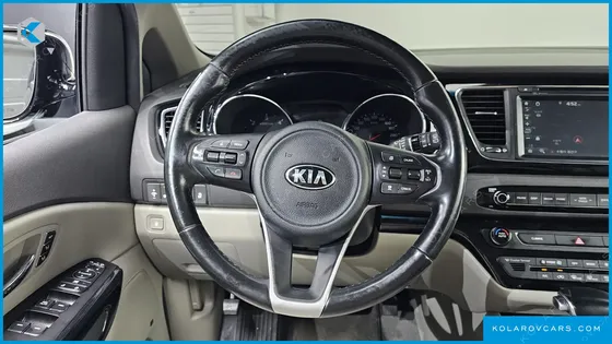 KIA CARNIVAL 9-SEATER NOBLESSE