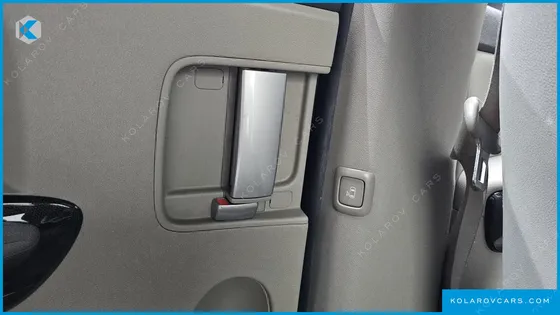KIA CARNIVAL 9-SEATER NOBLESSE