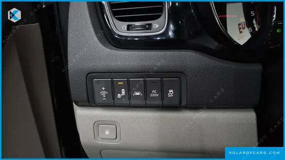 KIA CARNIVAL 9-SEATER NOBLESSE