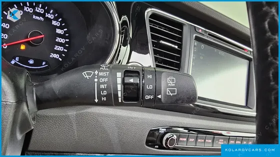 KIA CARNIVAL 9-SEATER NOBLESSE