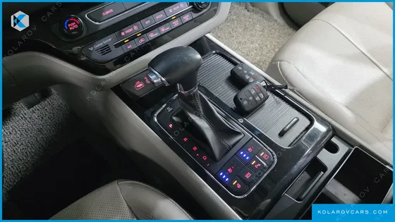 KIA CARNIVAL 9-SEATER NOBLESSE SPECIAL