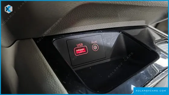 KIA CARNIVAL 9-SEATER NOBLESSE SPECIAL