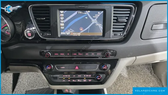 KIA CARNIVAL 9-SEATER NOBLESSE SPECIAL