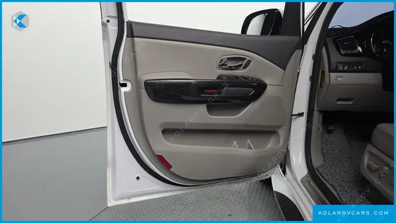 KIA CARNIVAL 9-SEATER NOBLESSE SPECIAL