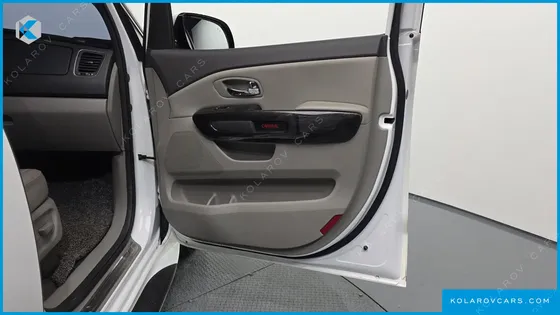 KIA CARNIVAL 9-SEATER NOBLESSE SPECIAL