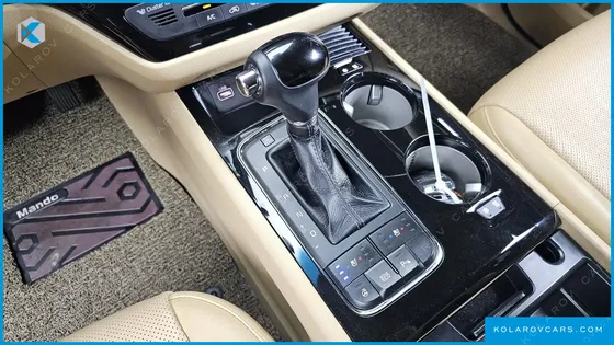 KIA CARNIVAL 9-SEATER HI-LIMOUSINE