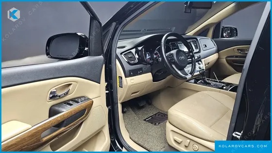 KIA CARNIVAL 9-SEATER HI-LIMOUSINE