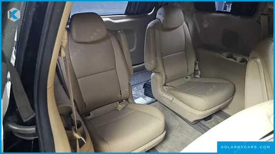 KIA CARNIVAL 9-SEATER HI-LIMOUSINE