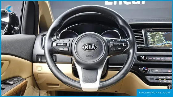 KIA CARNIVAL 9-SEATER HI-LIMOUSINE