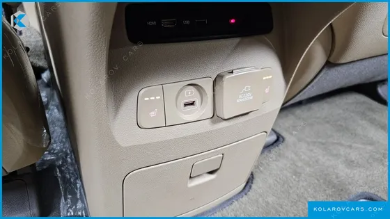 KIA CARNIVAL 9-SEATER HI-LIMOUSINE