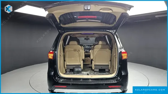 KIA CARNIVAL 9-SEATER HI-LIMOUSINE