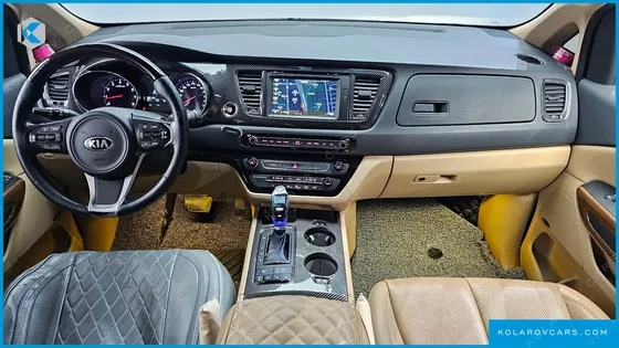 KIA CARNIVAL GASOLINE 9-SEATER HI-LIMOUSINE