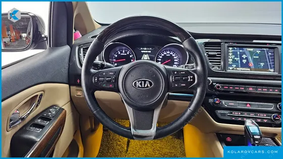 KIA CARNIVAL GASOLINE 9-SEATER HI-LIMOUSINE