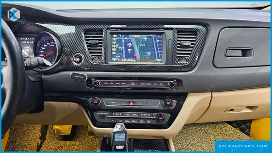 KIA CARNIVAL GASOLINE 9-SEATER HI-LIMOUSINE