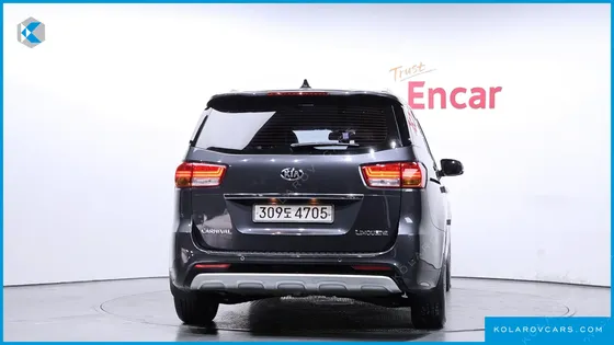 KIA CARNIVAL 7-SEATER LIMOUSINE