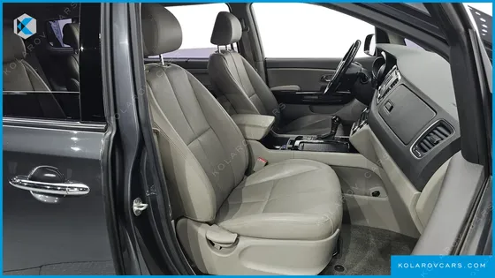 KIA CARNIVAL 7-SEATER LIMOUSINE