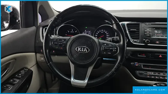 KIA CARNIVAL 7-SEATER LIMOUSINE