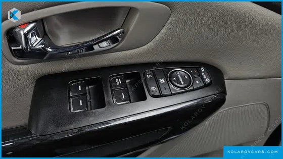 KIA CARNIVAL 7-SEATER LIMOUSINE