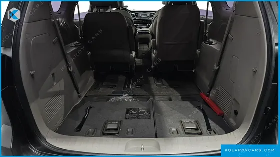 KIA CARNIVAL 7-SEATER LIMOUSINE