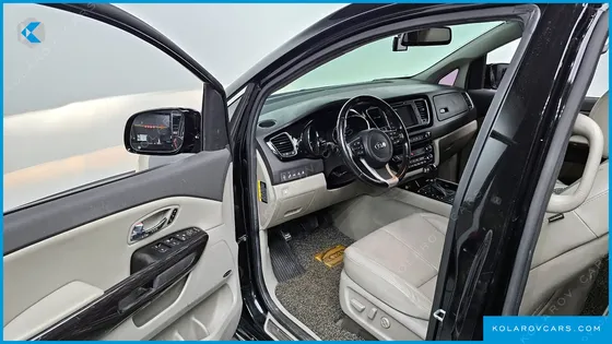 KIA CARNIVAL GASOLINE 7-SEATER LIMOUSINE
