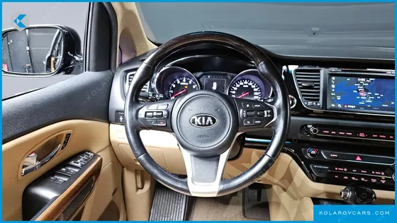 KIA CARNIVAL GASOLINE 7-SEATER HI-LIMOUSINE