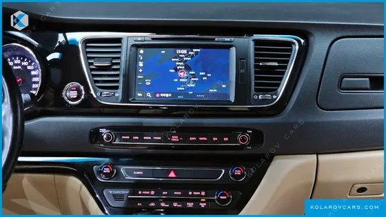 KIA CARNIVAL GASOLINE 7-SEATER HI-LIMOUSINE