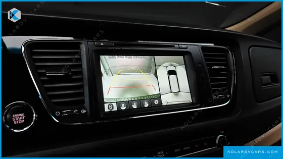KIA CARNIVAL GASOLINE 7-SEATER HI-LIMOUSINE