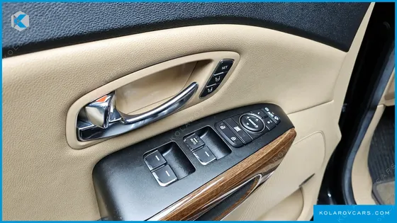 KIA CARNIVAL GASOLINE 7-SEATER HI-LIMOUSINE