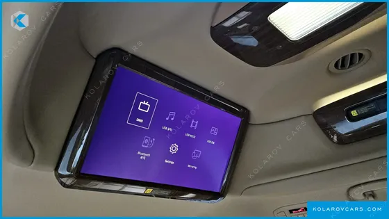 KIA CARNIVAL GASOLINE 7-SEATER HI-LIMOUSINE