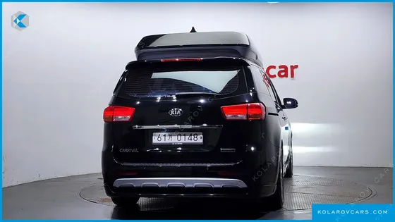 KIA CARNIVAL GASOLINE 9-SEATER HI-LIMOUSINE