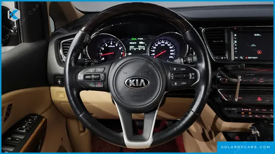 KIA CARNIVAL GASOLINE 9-SEATER HI-LIMOUSINE
