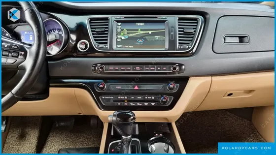KIA CARNIVAL 9-SEATER HI-LIMOUSINE