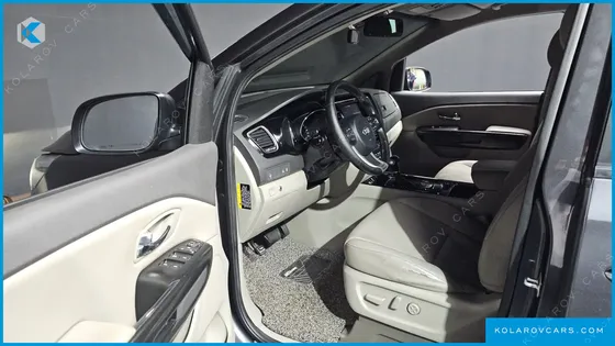 KIA CARNIVAL 9-SEATER PRESTIGE