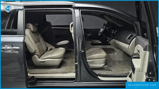 KIA CARNIVAL 9-SEATER PRESTIGE