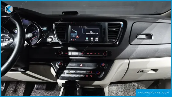KIA CARNIVAL 9-SEATER PRESTIGE