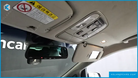 KIA CARNIVAL 9-SEATER PRESTIGE