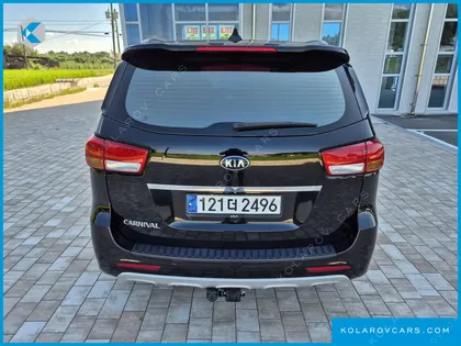 KIA CARNIVAL 9-SEATER NOBLESSE